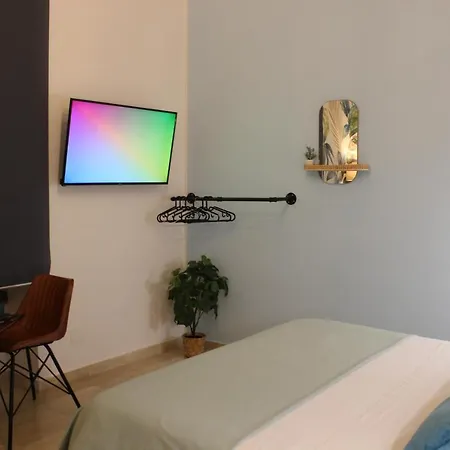 Little Capri Bed & Breakfast