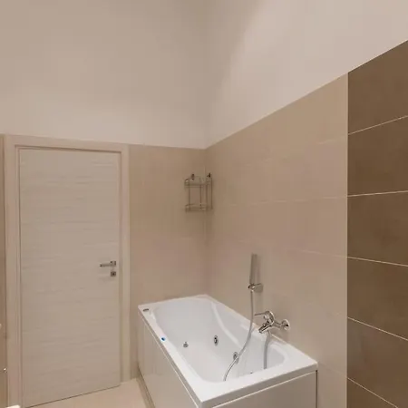 Le Maison Pochet Duomo Luxury Apartment *