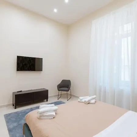 Le Maison Pochet Duomo Luxury Apartment *