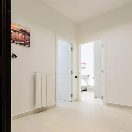 Via Niccolo Tommaseo 4 - 2 Apartamento Nápoles