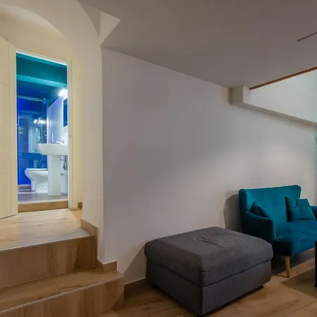 In Flats Santa Chiara Apartment *