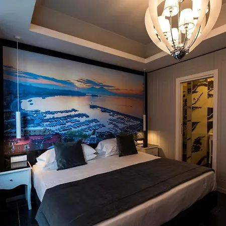 Hotel Partenope Relais 4*