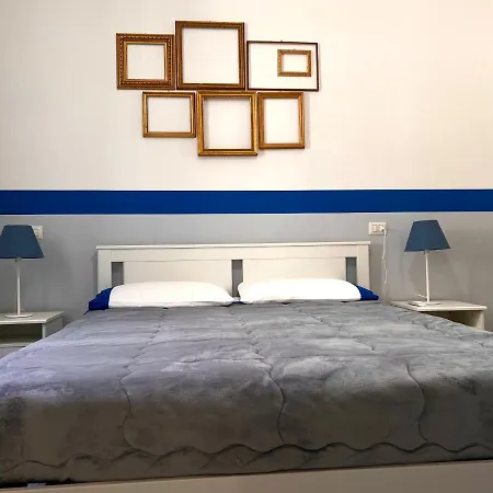 Vico Longo 25 - Ensuit Flat In The Heart Of Apartment *