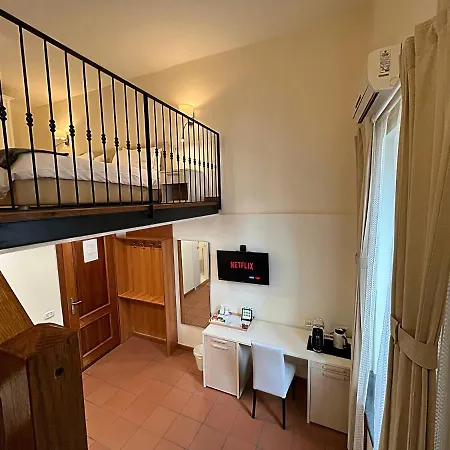 Daybreak Bed & Breakfast 2*