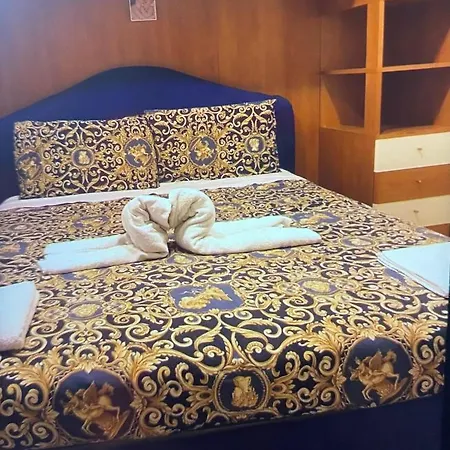 Apartment Casa Mari' Centro Storico Vicino Caracciolo