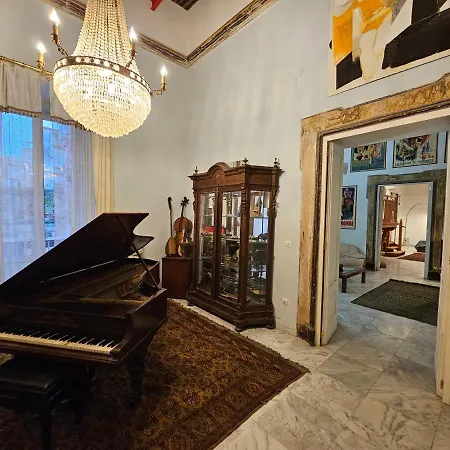 The Spanish Palace, Suites, Rooms, & Terraces 3*