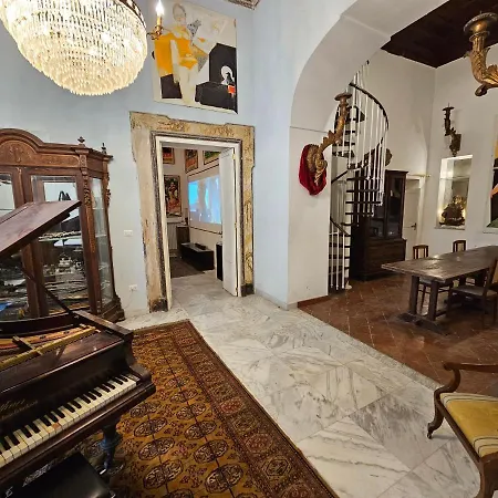 Bed & Breakfast The Spanish Palace, Suites, Rooms, & Terraces 3*