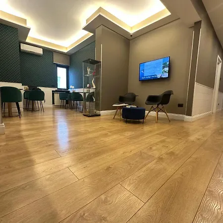 7th Floor Πανσιόν 3*