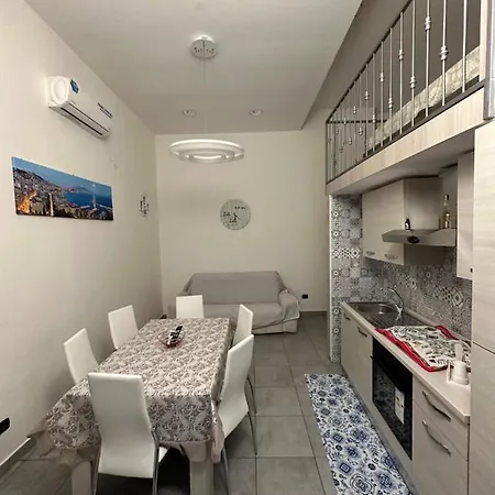 House Pallonetto * Naples