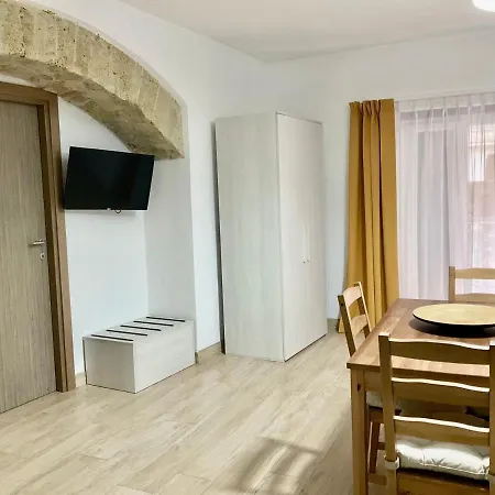 'a De' Scugnizzi * Nápoly