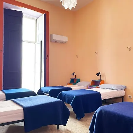 Hostel 6 Small Nápoly