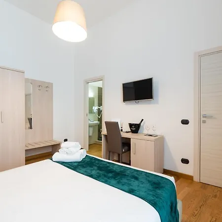 Duomo Hermes Relais 2* Neapel