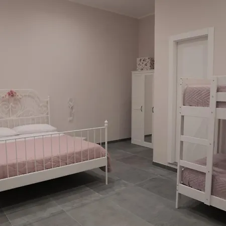 Casa Vacanza Eliana Naples