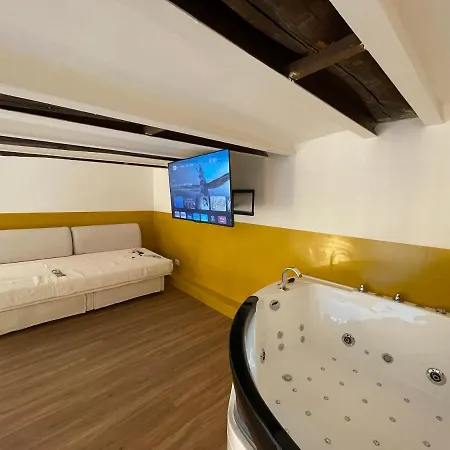 بيت ضيافة Tutt 'e Sant Luxury 2*