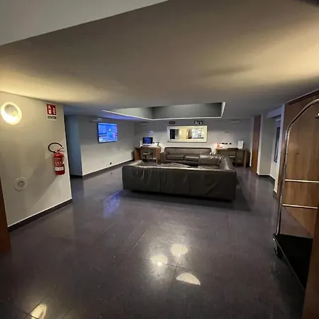 Western Plaza Hotel