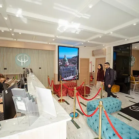 Pc Boutique H Centro, By Clapa Group Neapel