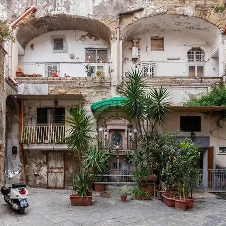 Samm San Gregorio Armeno * Naples