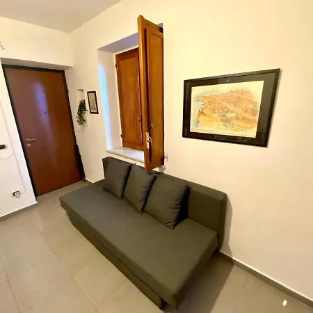 Casa Con Terrazzo In Centro *