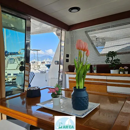 Boat And Breakfast Monica * Neapel