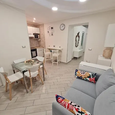 Palizzi's Behind Plebiscite Square Appartamento Napoli
