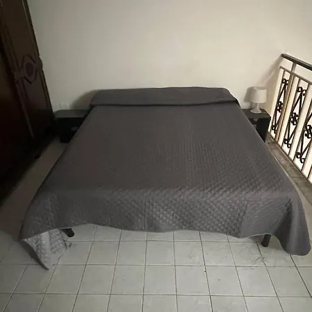 Dimora Nardones Pensión *
