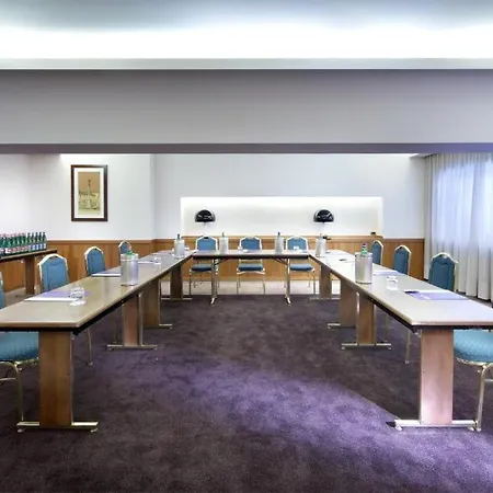 Exe Majestic 4* Nápoly