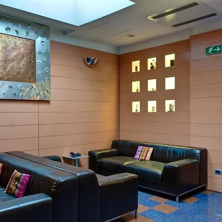Western Plaza Hotel