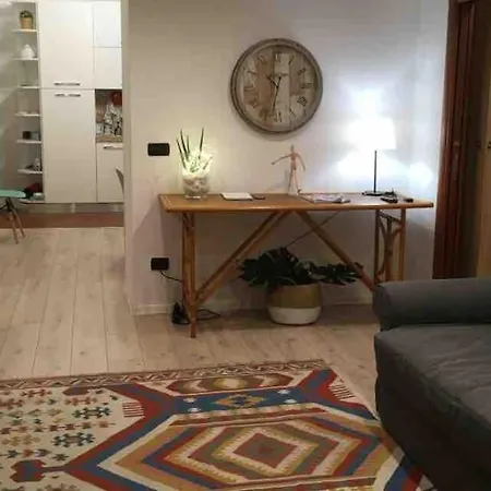 Casa Via Toledo. Centralissima E Vicina Al Porto *