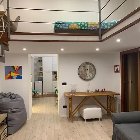 Casa Via Toledo. Centralissima E Vicina Al Porto Apartment *