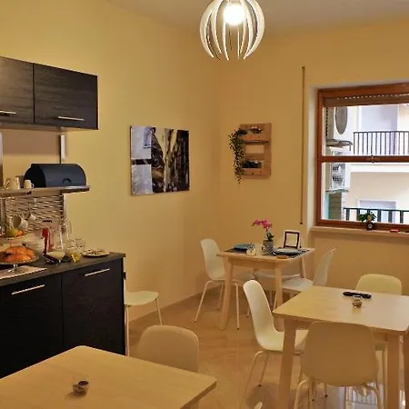 Napoli City Inn Bed & Breakfast Neapol