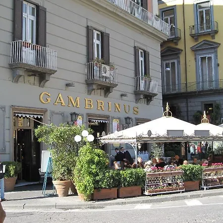 Konukevi Mecla Napoli