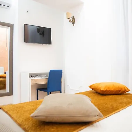 El Diez Guest house Naples