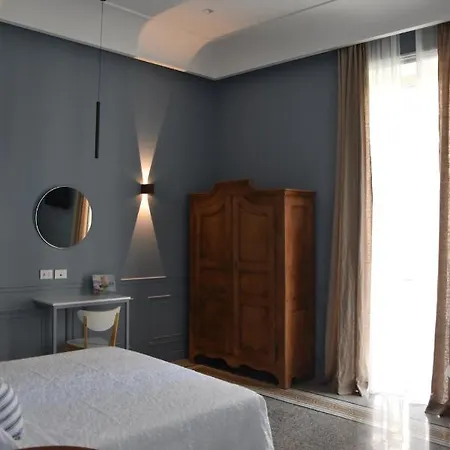 Maccus * Naples