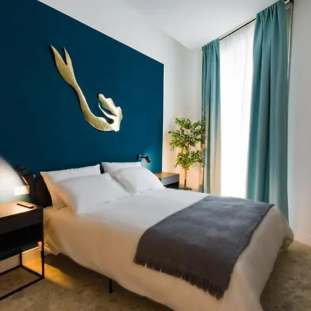 Naos Naples