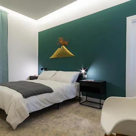 Naos Bed and Breakfast *