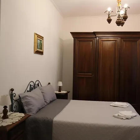 Storia Di Sofia Naples