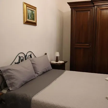 Storia Di Sofia * Naples