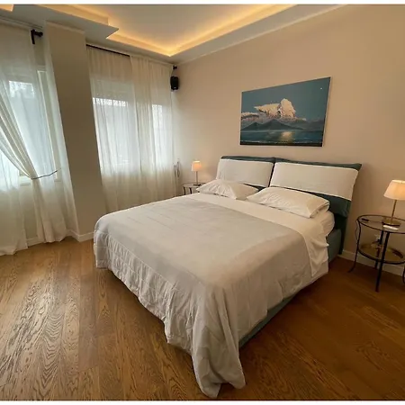 Aurelia's * Naples