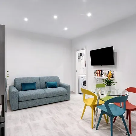 Ampolla House Naples