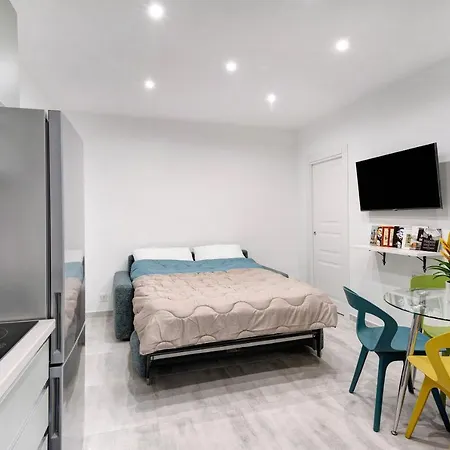 Apartment Ampolla House