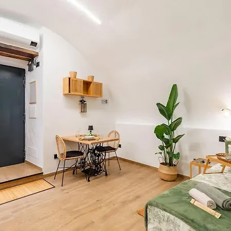 Varriale House Ecogreen Parking Free Per Small Car *