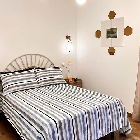 Portico 32 *