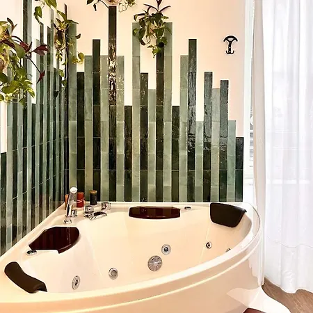 Bed & Breakfast Portico 32 *