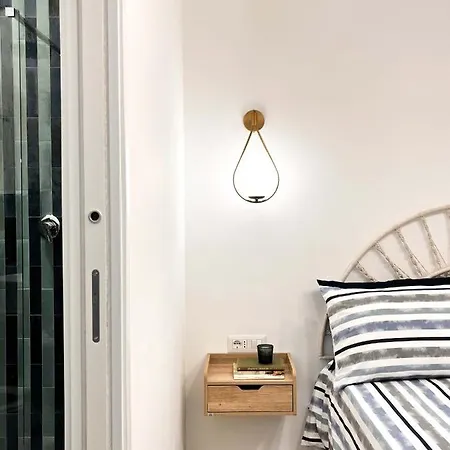 Portico 32 Bed & Breakfast *