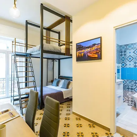 Apartment Station & Naples