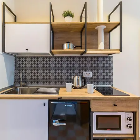 Station & Apartment