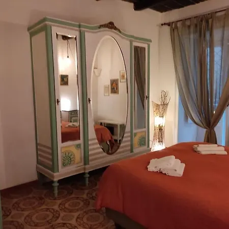 Casa Vacanza-donnamalia Centro Storico Holiday home Naples