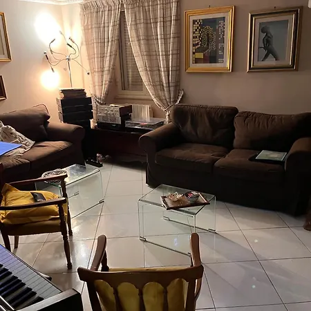 Matrimoniale Ampia Con Bagno Privato In Condiviso * Naples