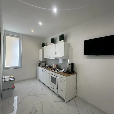 Apartment M2 *