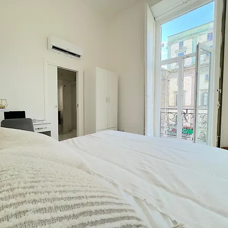 Unihome Apartment *